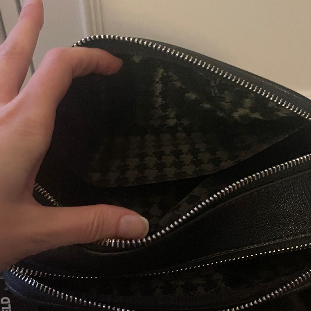 NWT-Karl Lagerfeld Black Camera Bag - Picture 9 of 12